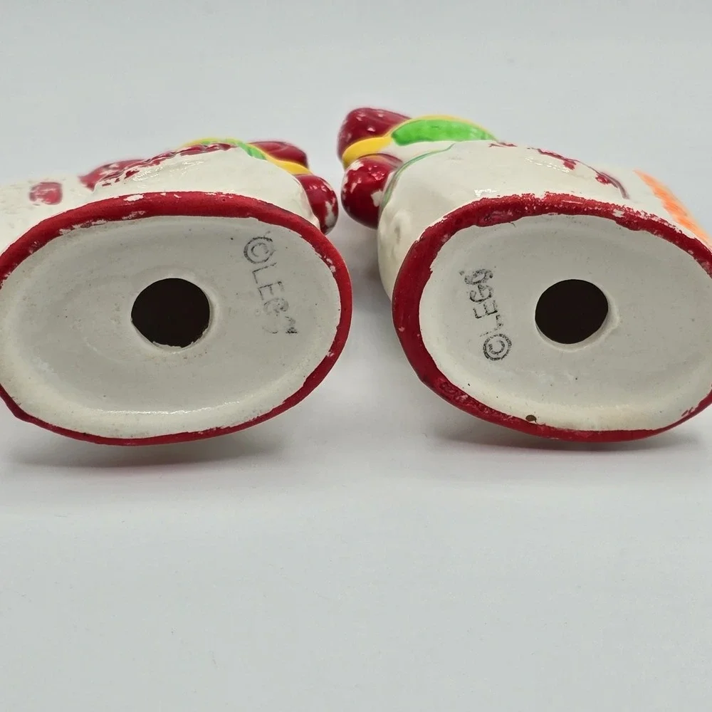 Old Chicken Collectible Set Of‎ Vintage Rooster Salt & Pepper Shakers LEGO
